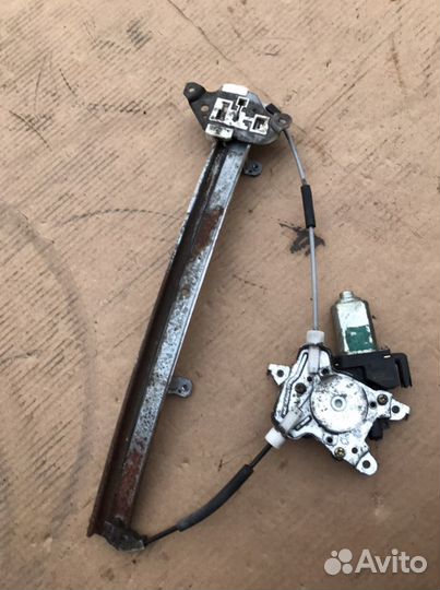 Стеклоподъемник передний правый Ниссан Максима А33