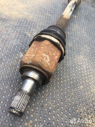 Привод передний правый Kia Ceed универсал 1.6 2011