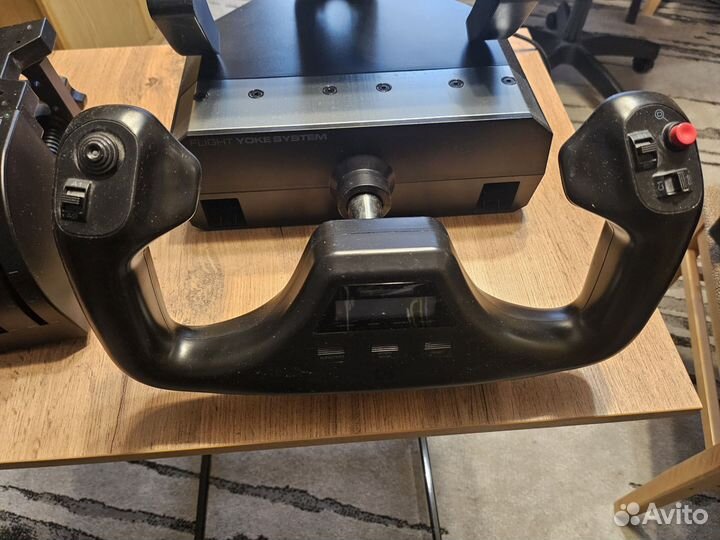 Игровой штурвал Logitech flight yoke system