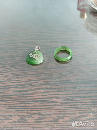 Нефритовый кулон