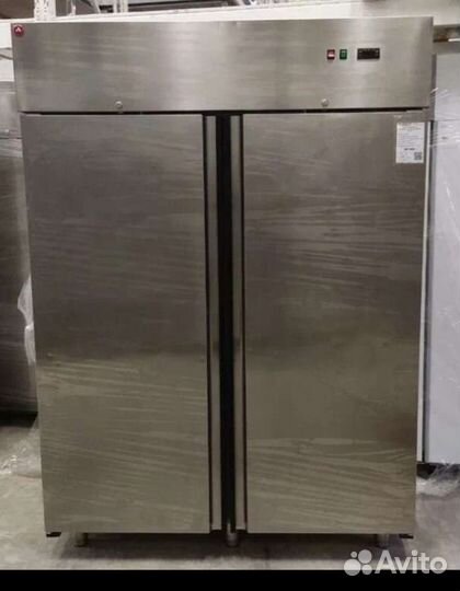 Универсальный холодильный шкаф Isa GE 1400