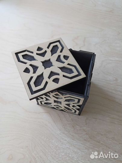 Коробка деревянная подарочная