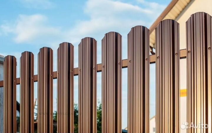 Металлический штакетник для забора М - П - Полукру