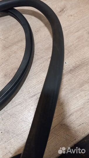 Уплотнитель проёма передней двери Skoda Octavia a5