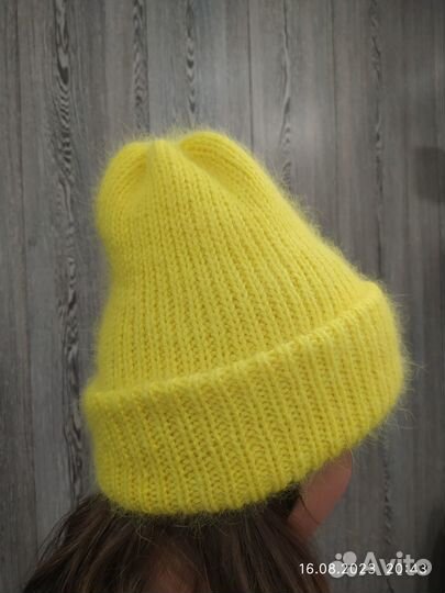 Шапка женская ручной вязки