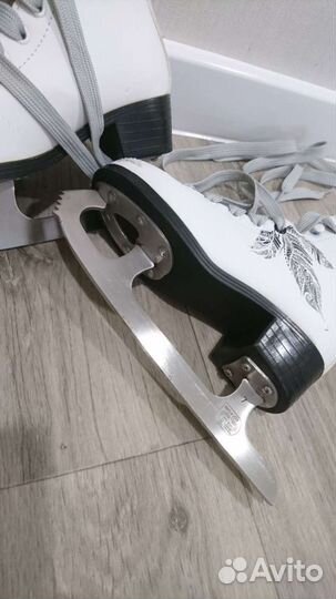 Коньки фигурные 30