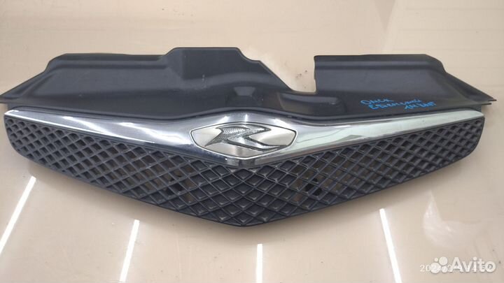 Toyota ractis решетка