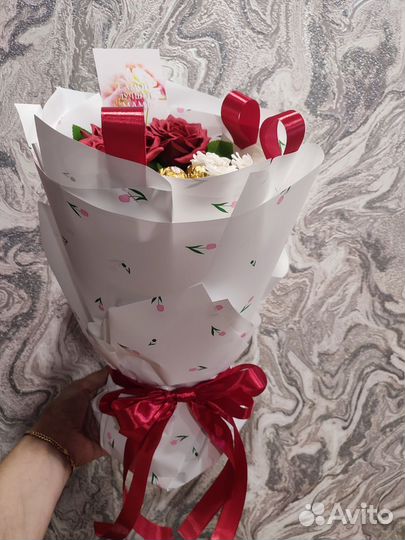 Букет розы и конфеты