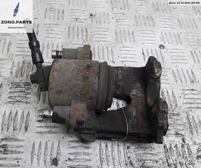 Суппорт передний правый на Volkswagen Golf-4