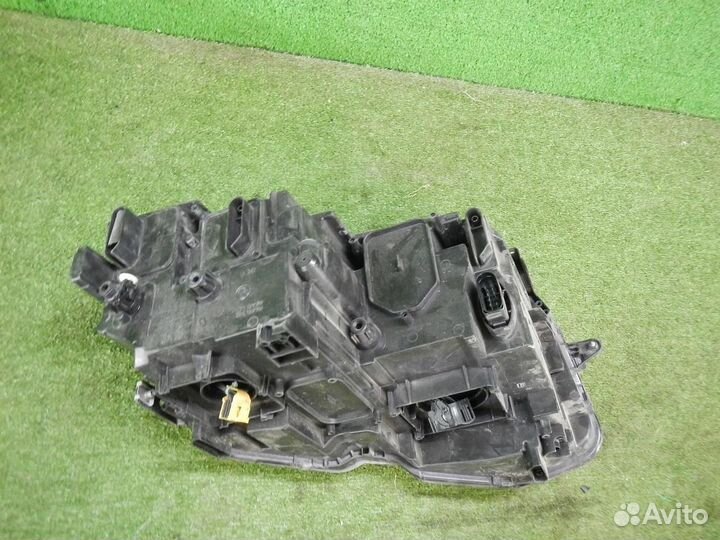 Фара левая Volkswagen Tiguan