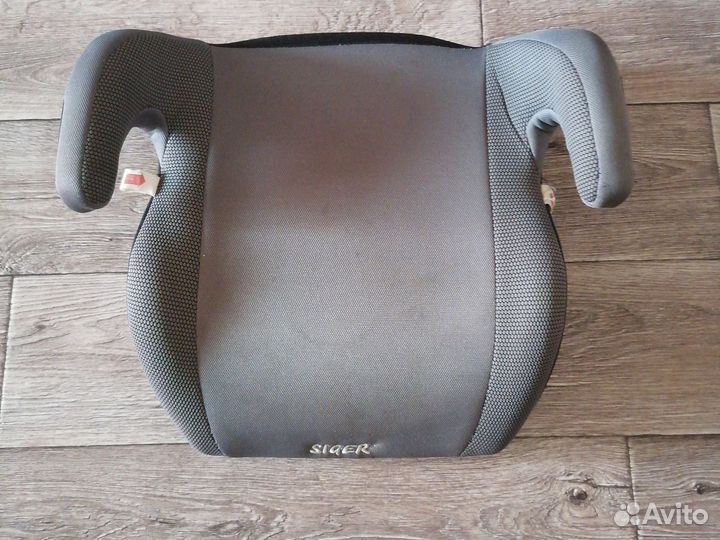 Автомобильное кресло