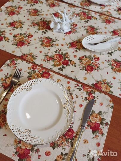 Дорожка на стол (плюс четыре салфетки)