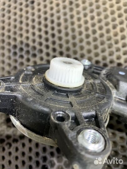 Моторчик стеклоподъемника задний правый Actyon New