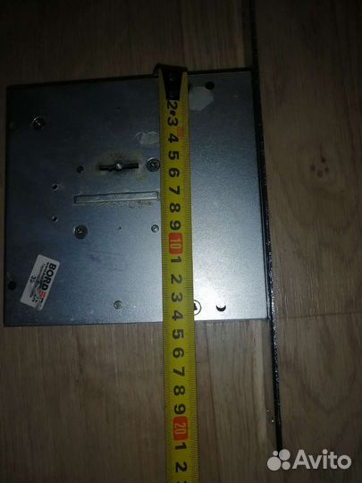 Замок дверной