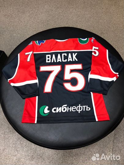 Хоккейные свитера хк авангард р.40,42