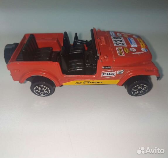 Модель Jeep Cj7 - Bburago 1:43