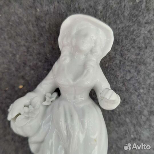 Антикварная статуэтка каподимонте