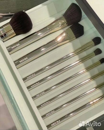 Кисти для макияжа Prada