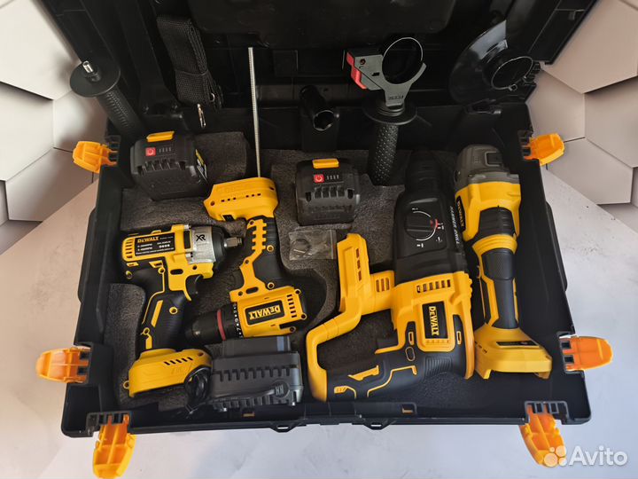 Набор аккумуляторного инструмента dewalt 4в1