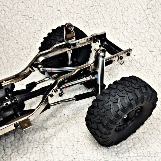 Трофи шасси с кузовом gmade 313мм