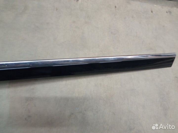 Молдинг двери передний левый Mercedes-Benz M-Class