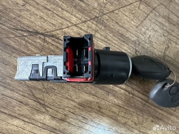 Замок зажигания Renault logan 2