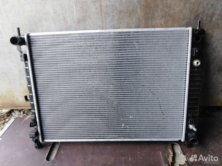 Радиатор охлаждения Chevrolet Captiva 2.2