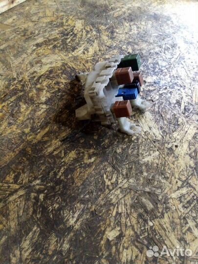 Блок предохранителей Nissan Almera N16