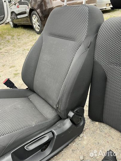 Volkswagen jetta 6 сидения