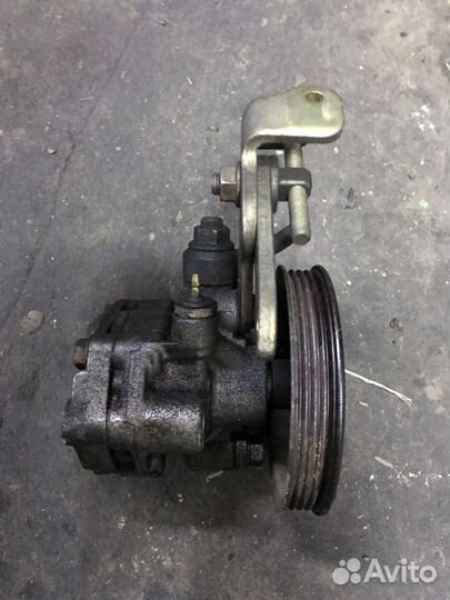 Насос Гур Мазда демио 1.3 1.5