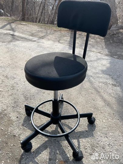 Компьютерное офисное кресло