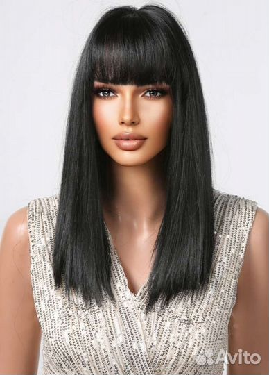 Парик черный прямой с челкой средней длины