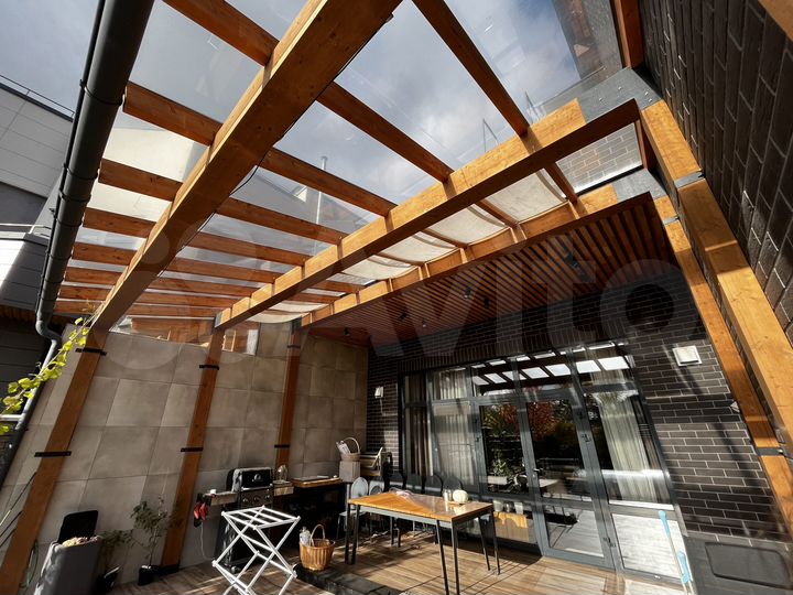 Дом 320 м² на участке 6 сот.