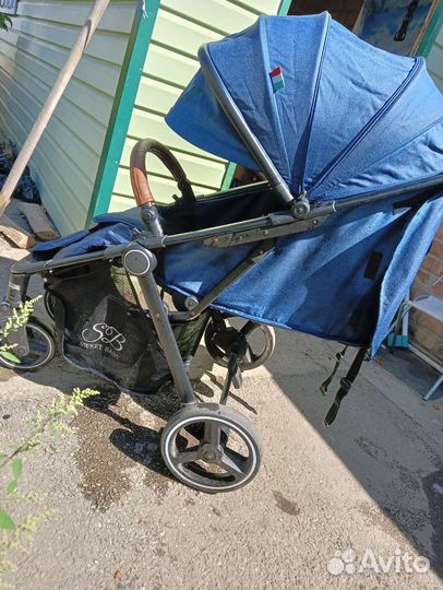 Прогулочная коляска