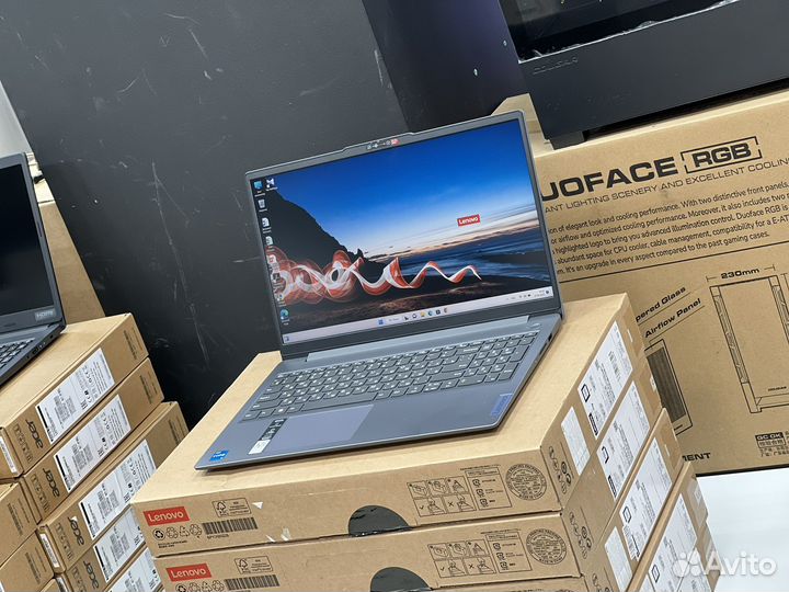 Новый ноут IPS 8 ядер DDR5 8G озу SSD256G