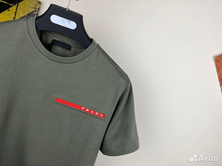 Футболка Prada