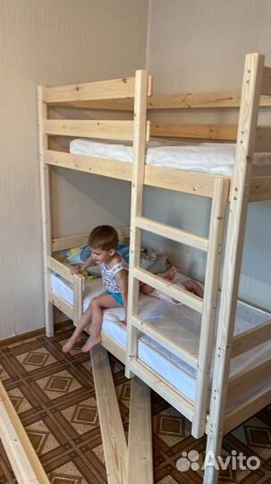 Двухъярусная детская кровать из массива