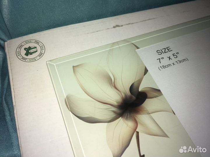 Фоторамка стеклянная с магнолией