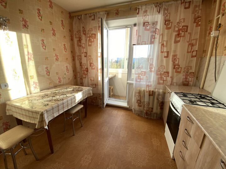 2-к. квартира, 58 м², 3/10 эт.