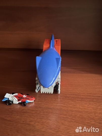 Игровой набор hot wheels грузовик Голодная акула
