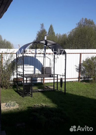 Мангал с крышей