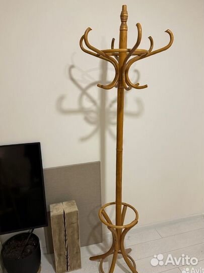 Вешалка деревянная