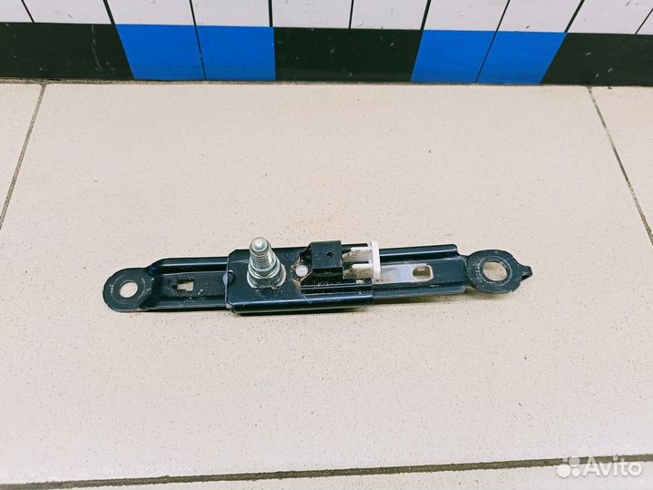 Механизм регулировки ремня безопасности RAV 4 2013