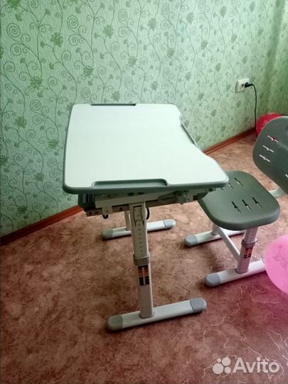 Растущая парта и стул