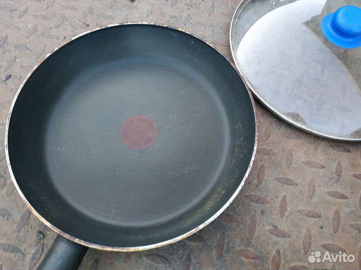 3 сковороды и крышка. Tefal. Moulin