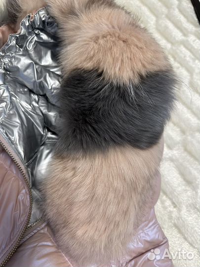 Пуховик женский 42 44 с мехом