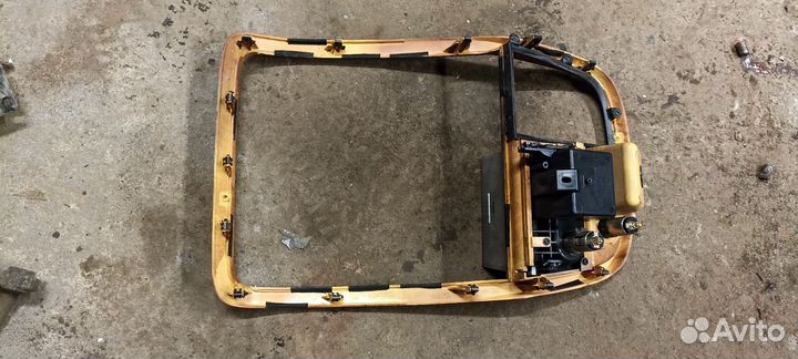 Окантовка центр консоли Kia Carnival 2002-2006