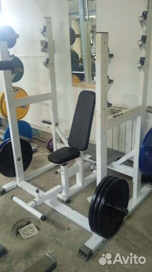 Штанга олимпийская и лежак