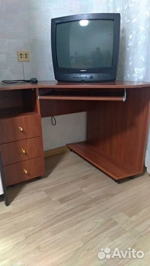 Стол компьютерный