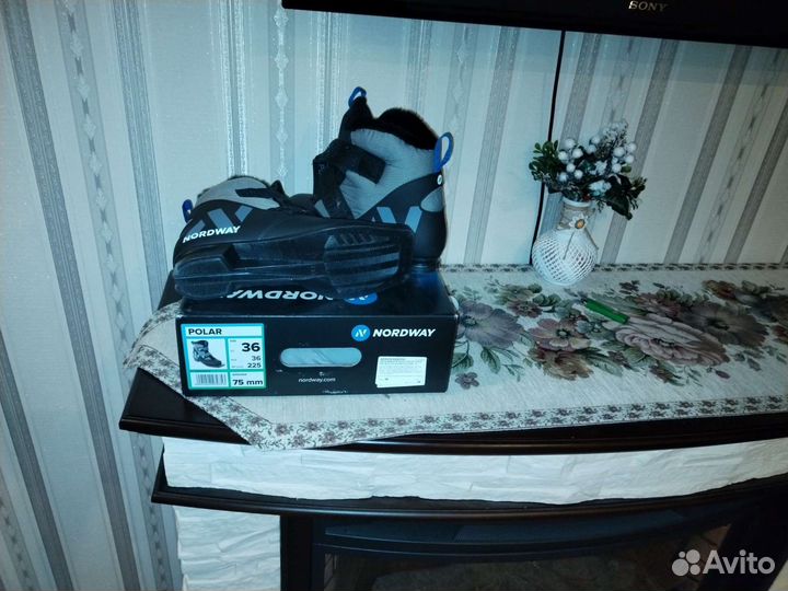 Лыжные ботинки новые
